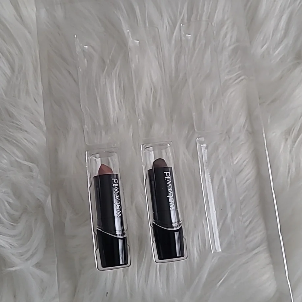 wet n wild Breeze and Cashmere Lipsticks New!